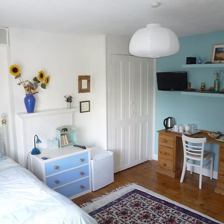 Manor Cottage Bed And Breakfast Windsor Bagian luar foto
