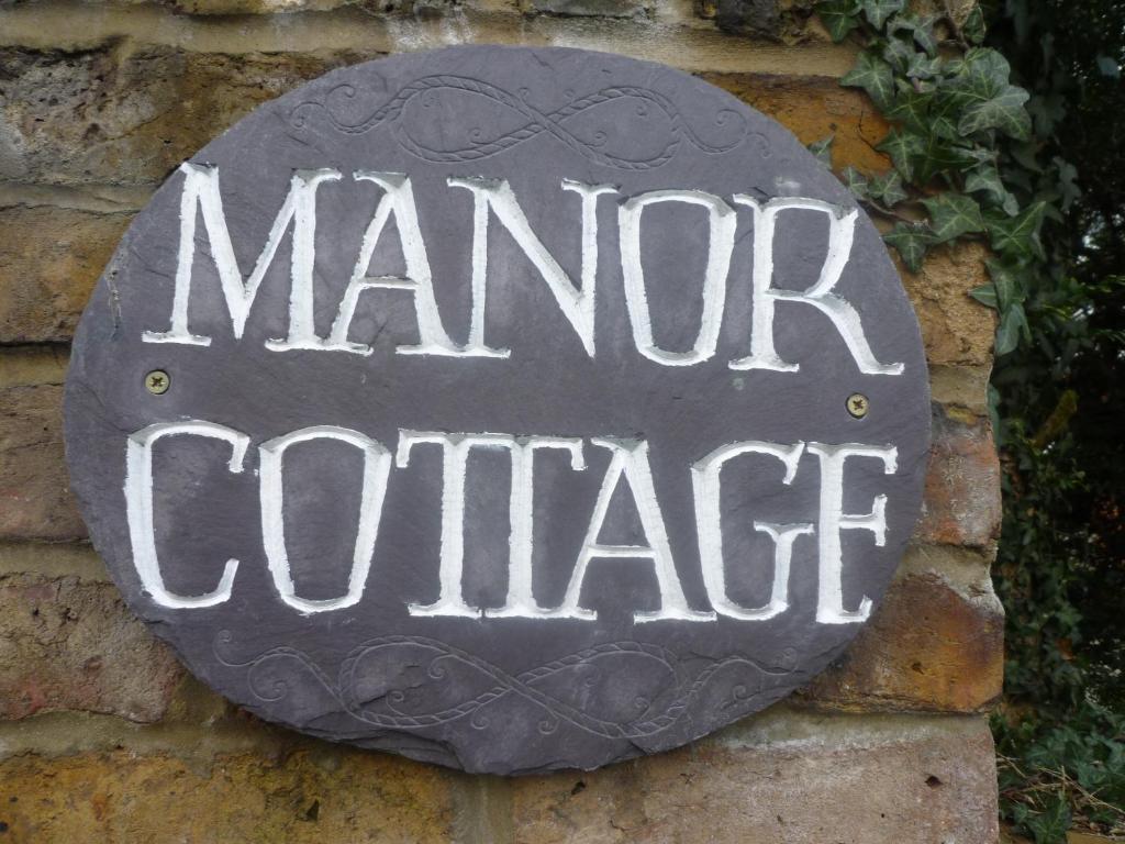 Manor Cottage Bed And Breakfast Windsor Bagian luar foto