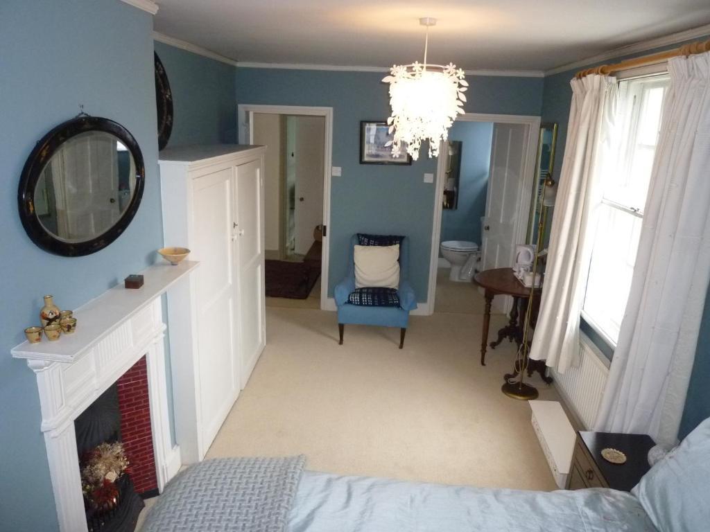 Manor Cottage Bed And Breakfast Windsor Bagian luar foto