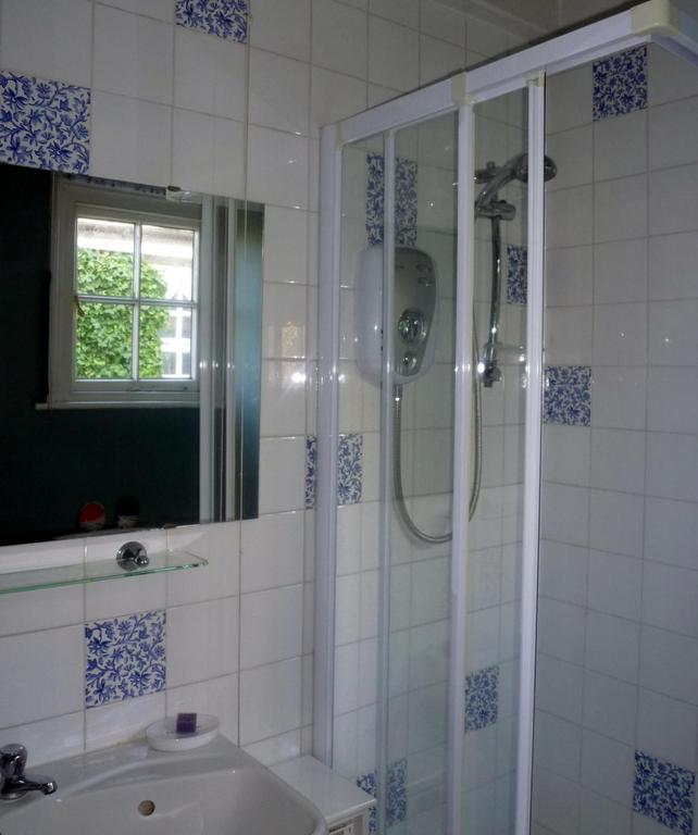 Manor Cottage Bed And Breakfast Windsor Bagian luar foto