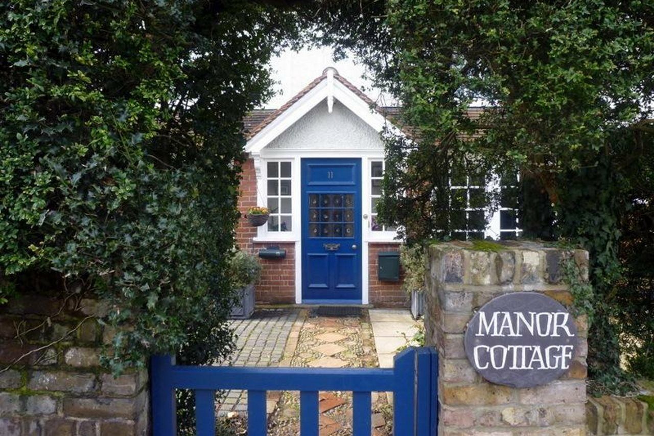 Manor Cottage Bed And Breakfast Windsor Bagian luar foto