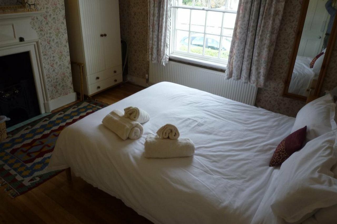 Manor Cottage Bed And Breakfast Windsor Bagian luar foto