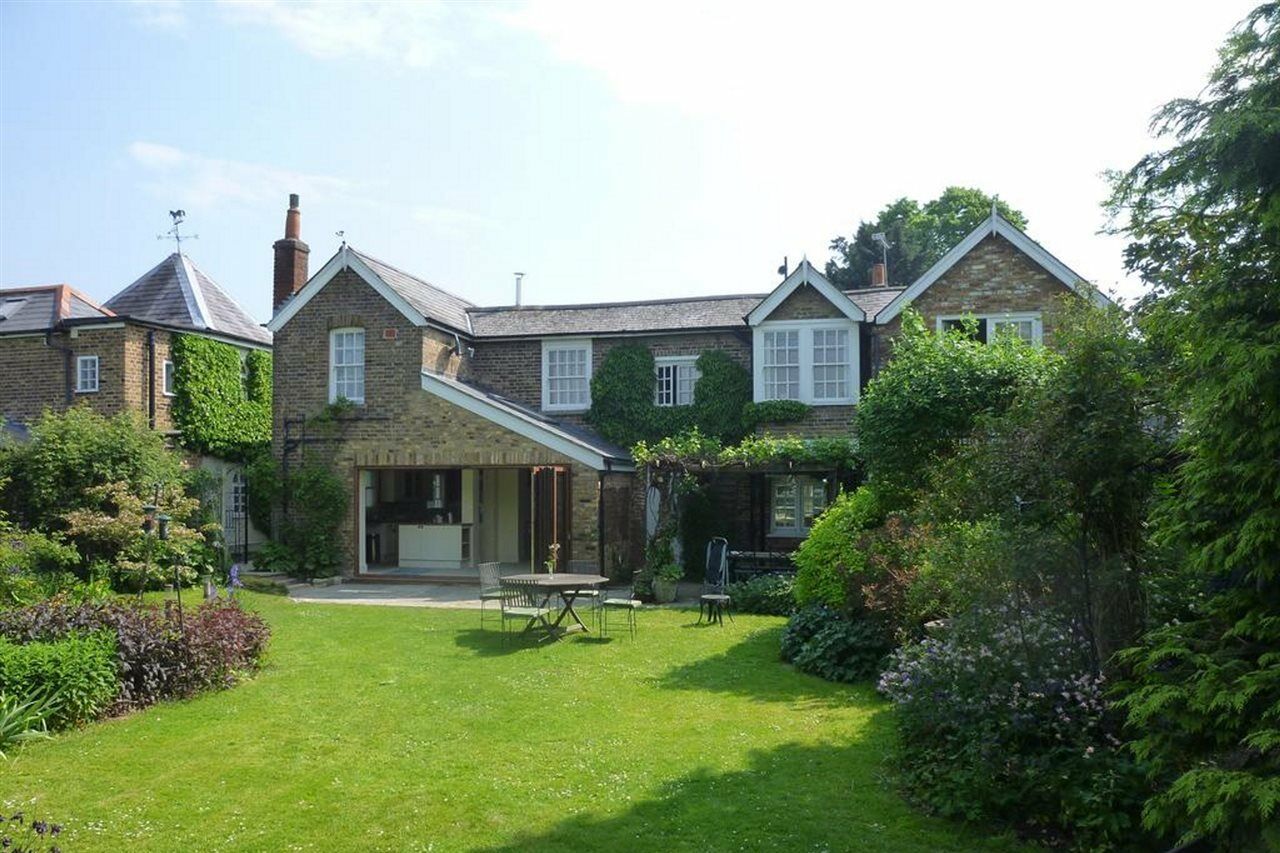 Manor Cottage Bed And Breakfast Windsor Bagian luar foto