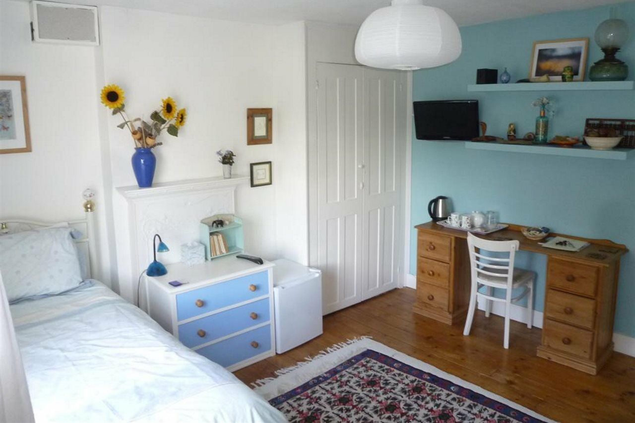 Manor Cottage Bed And Breakfast Windsor Bagian luar foto